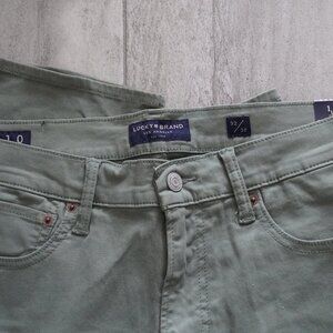 Men’s Chinos / Khakis – Waist 32 – NWT
